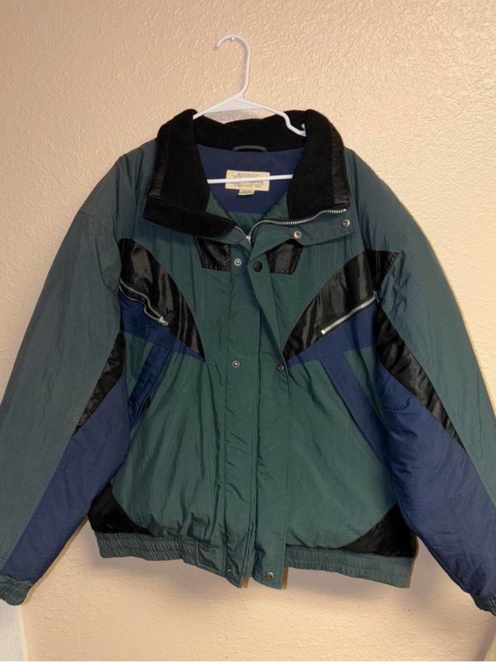 90s Vintage St. John’s Bay Men’s Puffer Jacket